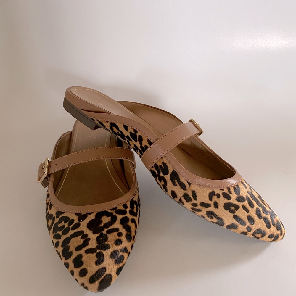 VIONIC • Leopard Print Esme Slides